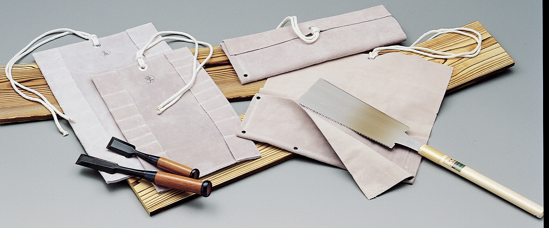 大工・仮枠用具革製品 | KOZUCHI - 株式会社コヅチ